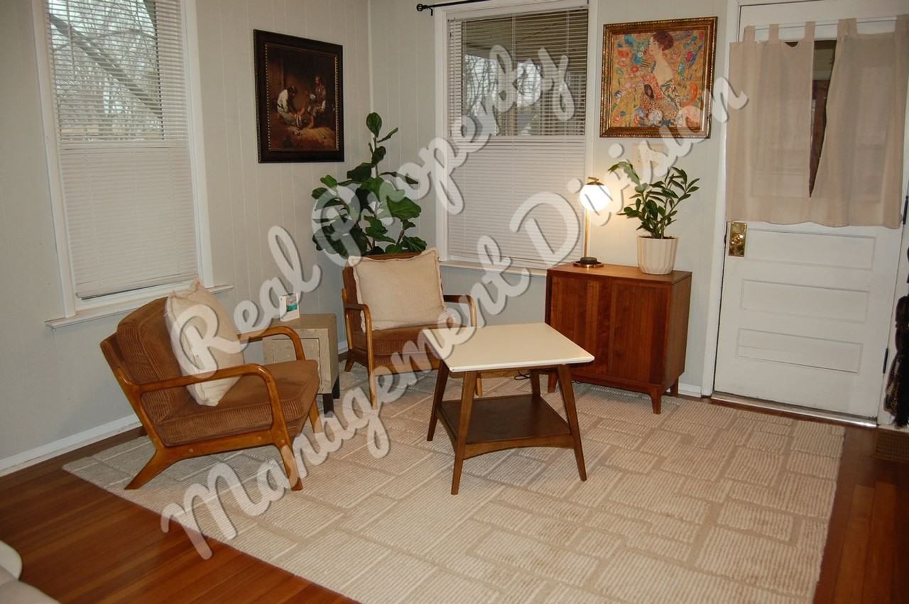 2817 S Park Ave - Photo 4 of 15