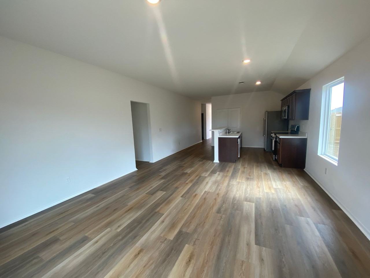 5707 Pope St - Photo 5 of 13