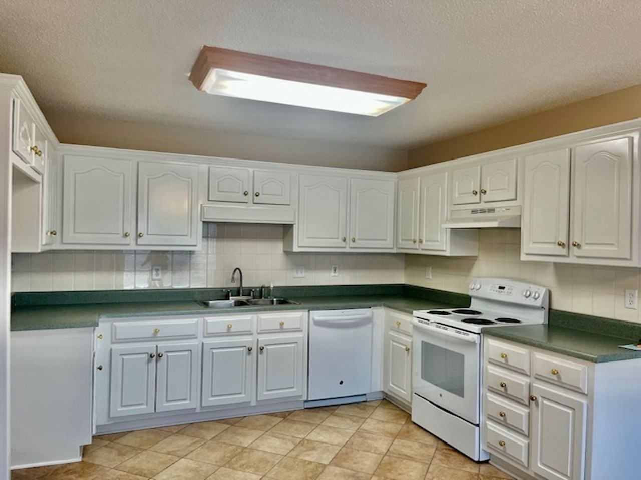 7 Clarendon Pl Nw - Photo 3 of 15