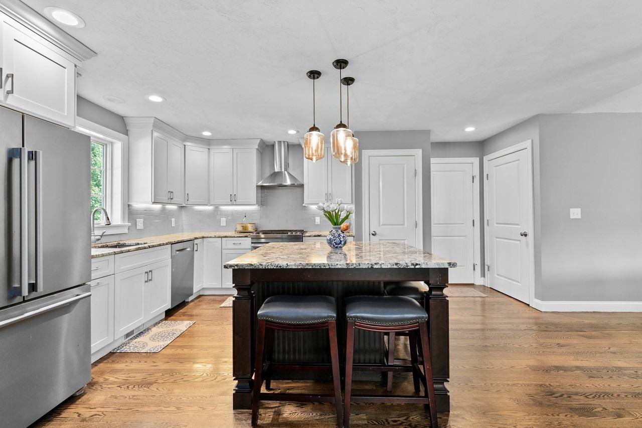 21 Pasture Brook Rd - Photo 4 of 19