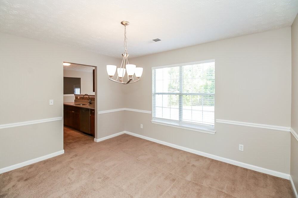 1306 Pebble Beach Ln - Photo 5 of 17