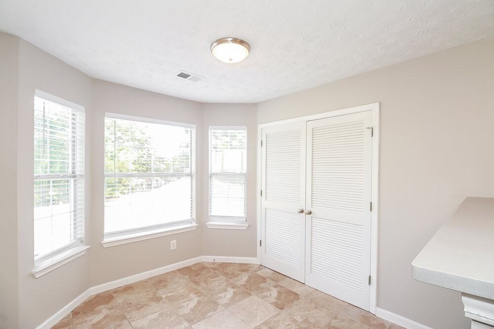 1306 Pebble Beach Ln - Photo 6 of 17