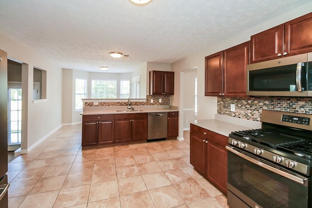 1306 Pebble Beach Ln - Photo 7 of 17