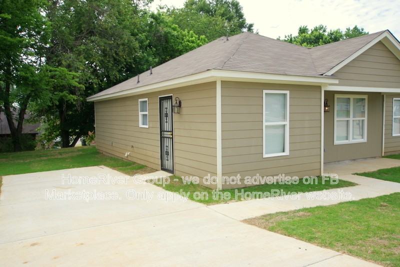 2975 Lake Park Rd - Photo 2 of 20