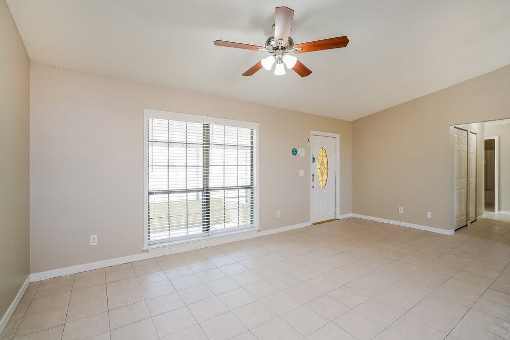 971 Winsome Rd - Photo 4 of 16