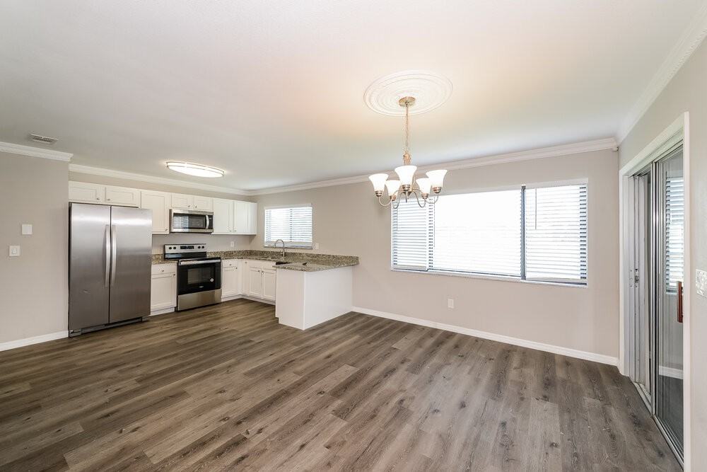 5362 Trekell St - Photo 7 of 19