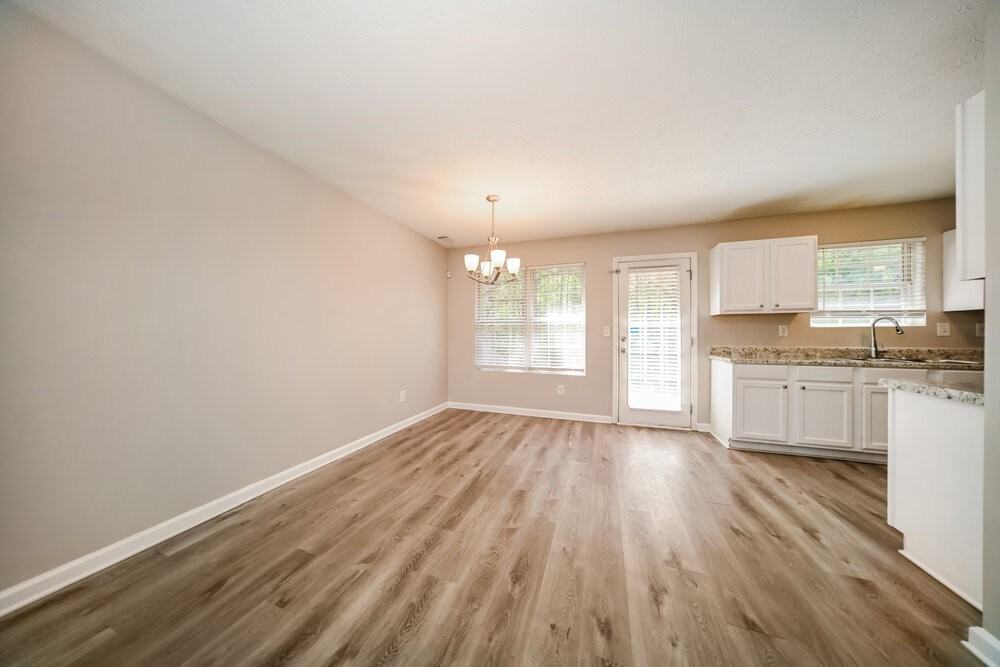 5200 Tussahaw Xing - Photo 7 of 17