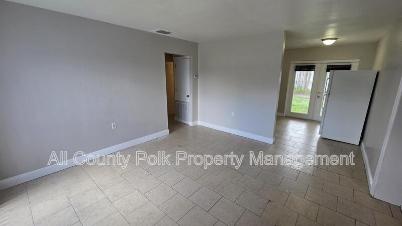 2902 Sprague Dr - Photo 4 of 17