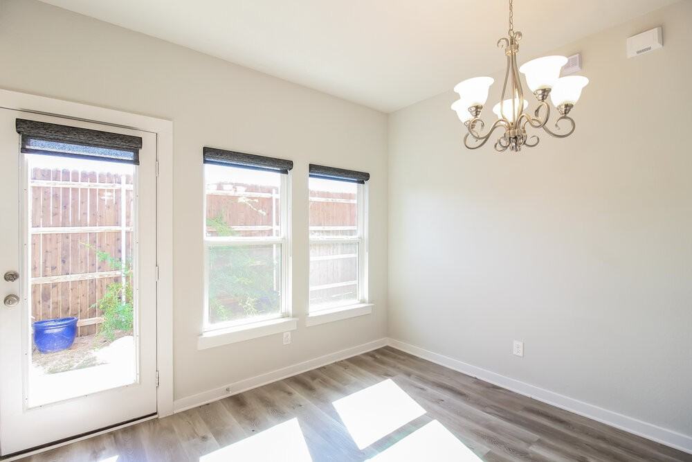 2300 Paxton Way - Photo 6 of 17