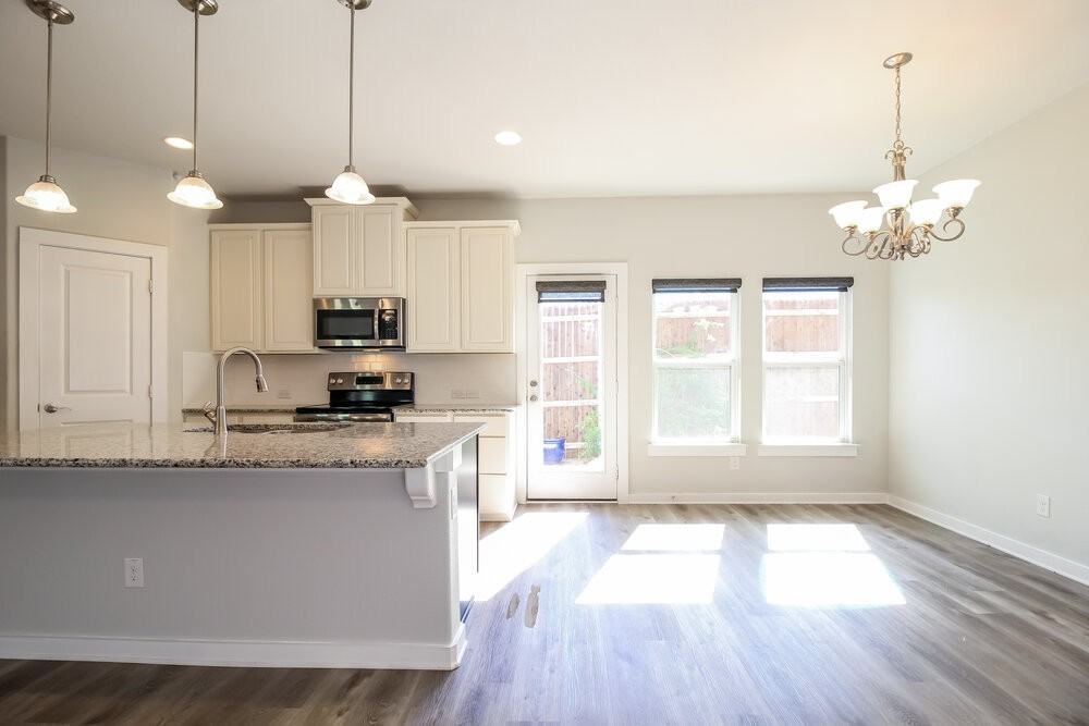 2300 Paxton Way - Photo 7 of 17