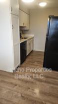 633 Oak St #6 - Photo 1 of 1