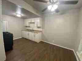 featured image of 2434 Louise St