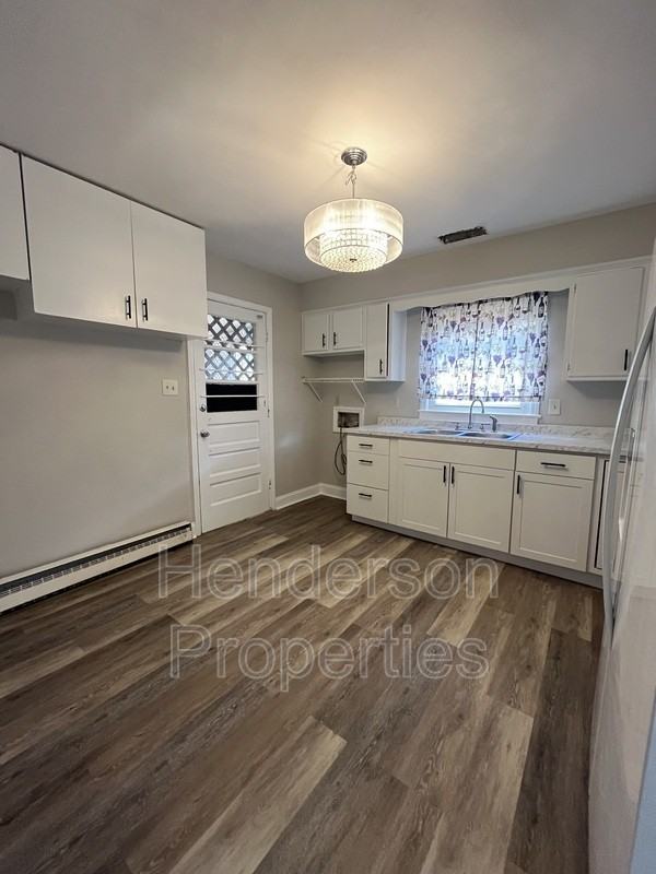 300 W Arrowood Rd - Photo 4 of 10