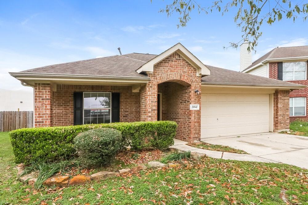 21947 Gosling Cedar Pl - Photo 3 of 16