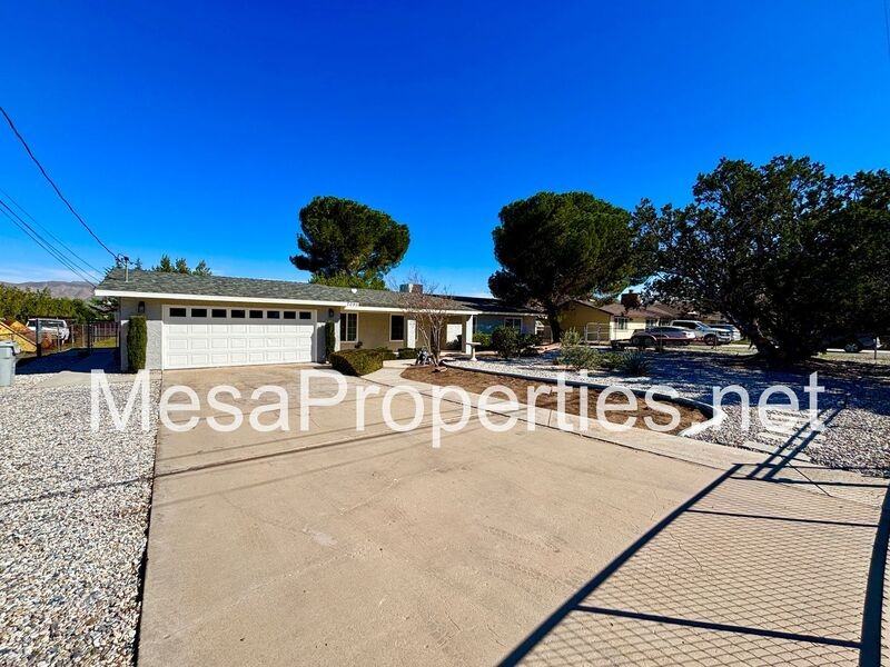 7095 Lyons Ave - Photo 2 of 35