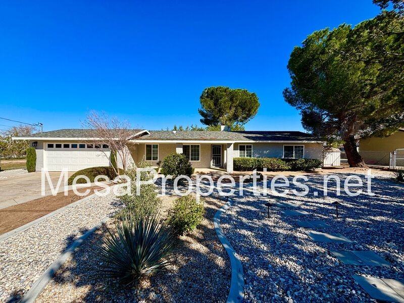 7095 Lyons Ave - Photo 5 of 35