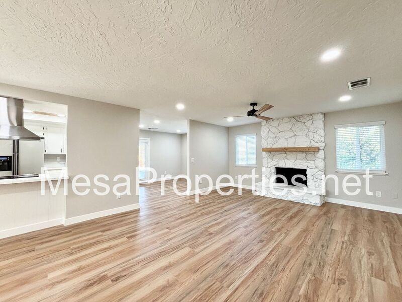 7095 Lyons Ave - Photo 7 of 35