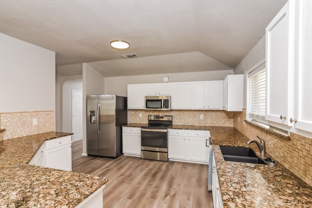 2638 Montebello - Photo 7 of 19