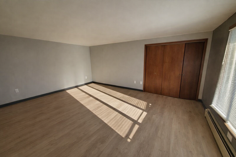 401 S Van Buren St - Photo 5 of 9