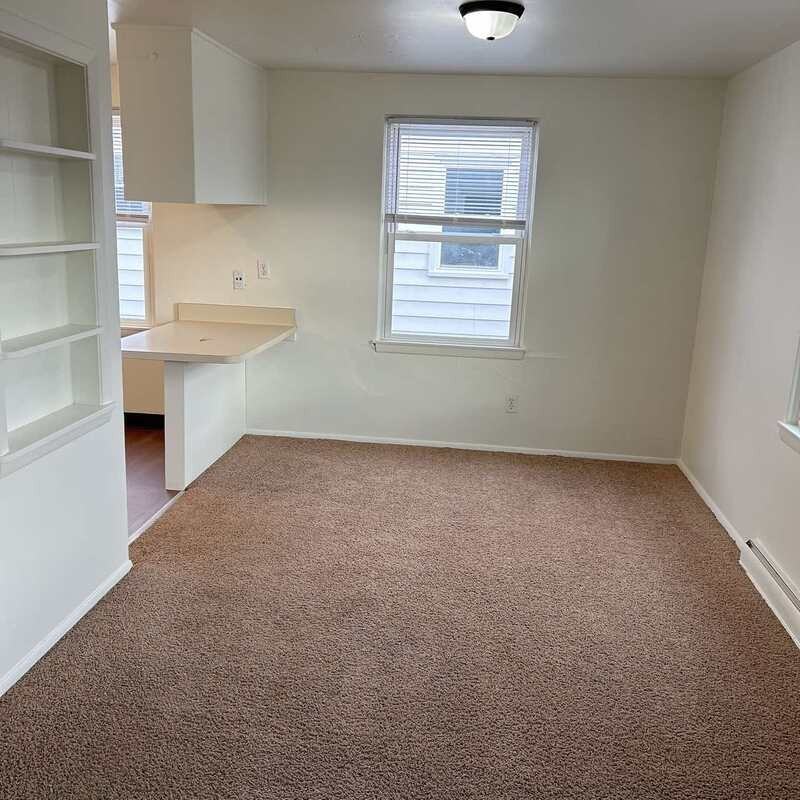 1095 Gillingham Rd - Photo 4 of 8