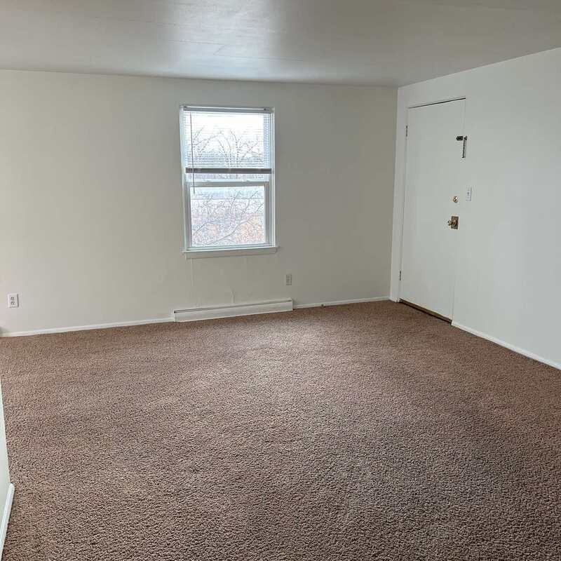 1095 Gillingham Rd - Photo 5 of 8