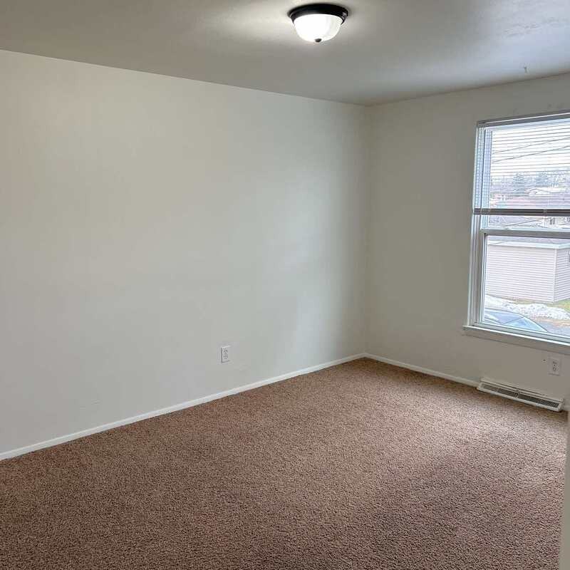 1095 Gillingham Rd - Photo 6 of 8