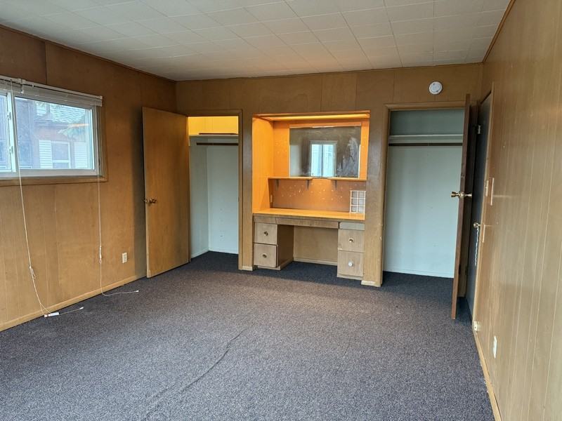 929 Jackson St - Photo 3 of 16