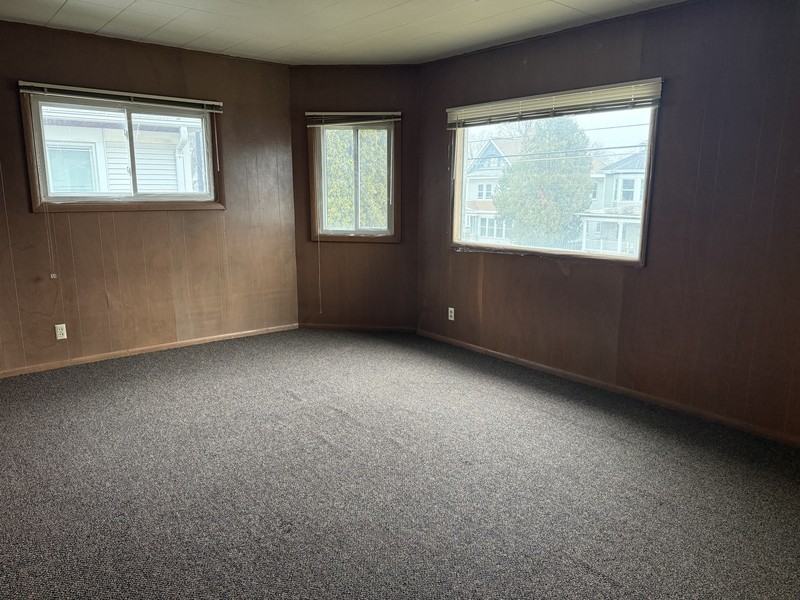 929 Jackson St - Photo 4 of 16