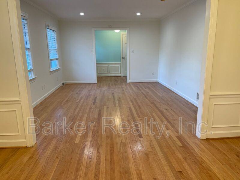 1008 Deerfield Rd - Photo 2 of 20