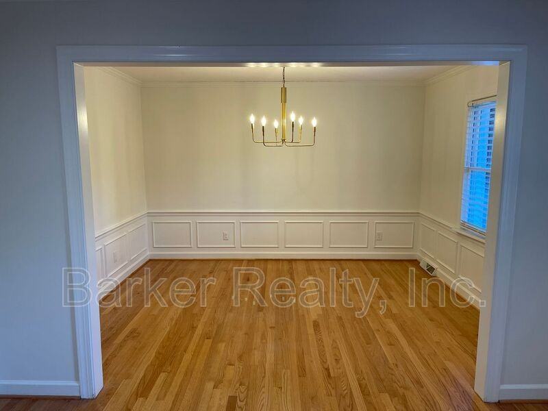 1008 Deerfield Rd - Photo 3 of 20