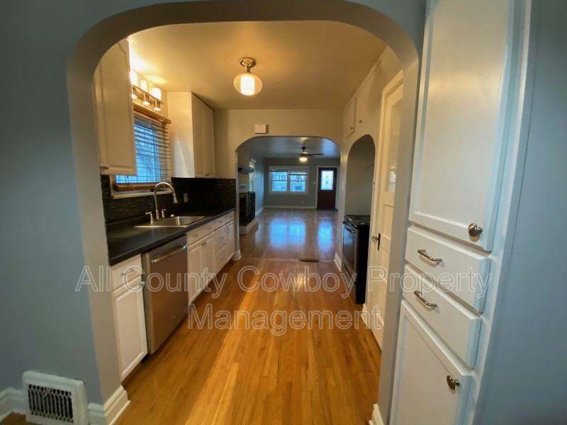 209 E 2nd Ave - Photo 3 of 14