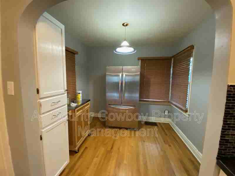 209 E 2nd Ave - Photo 4 of 14