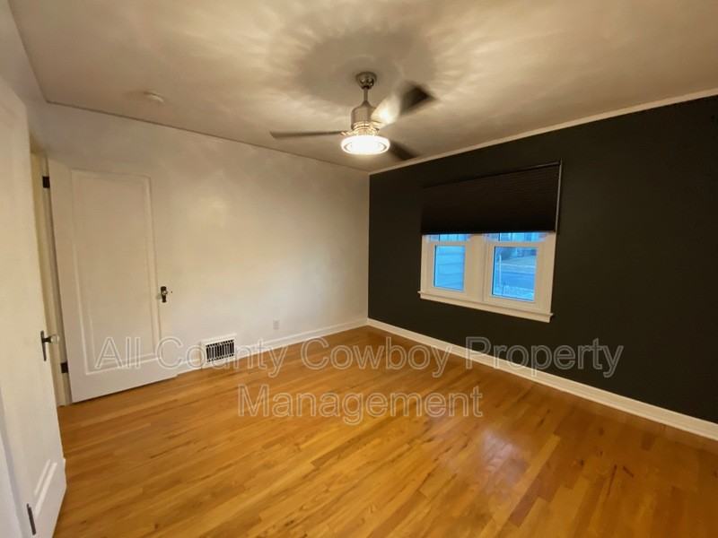 209 E 2nd Ave - Photo 6 of 14