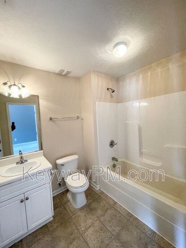 1721 Elizabeth St - Photo 5 of 12