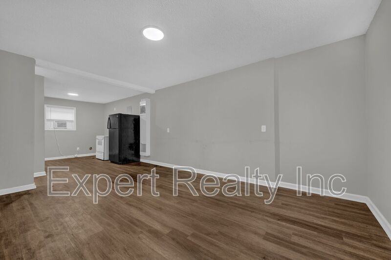 2400 19th St N #B - Photo 5 of 13