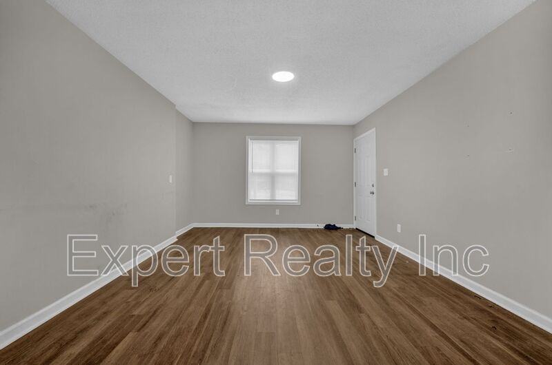 2400 19th St N #B - Photo 6 of 13