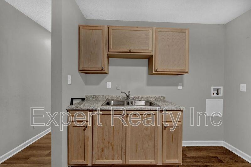 2400 19th St N #B - Photo 7 of 13