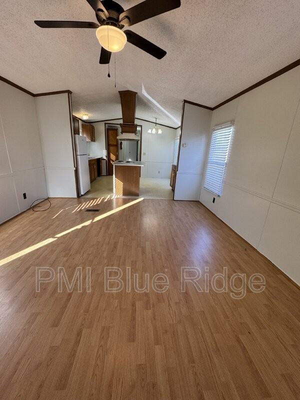 318 Friendly Cir - Photo 3 of 17