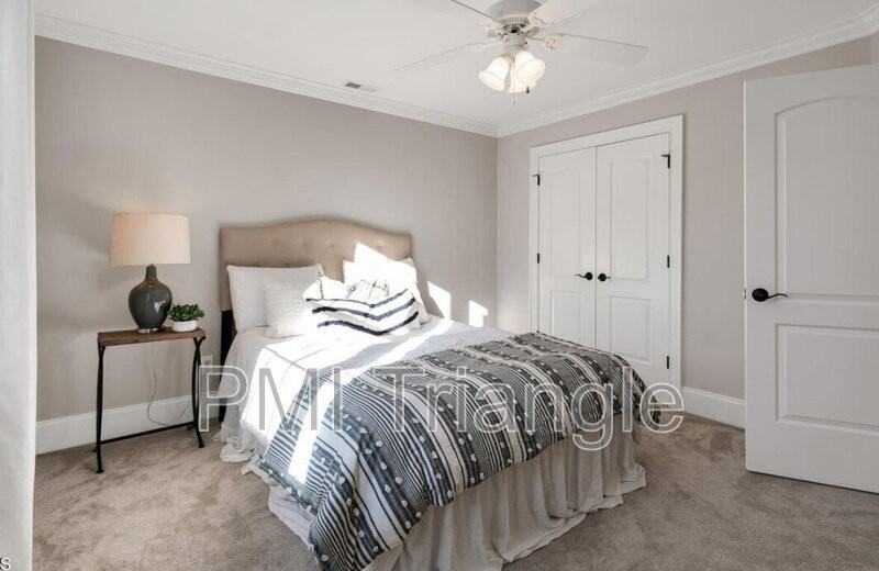 3705 Westbury Lake Dr - Photo 5 of 34