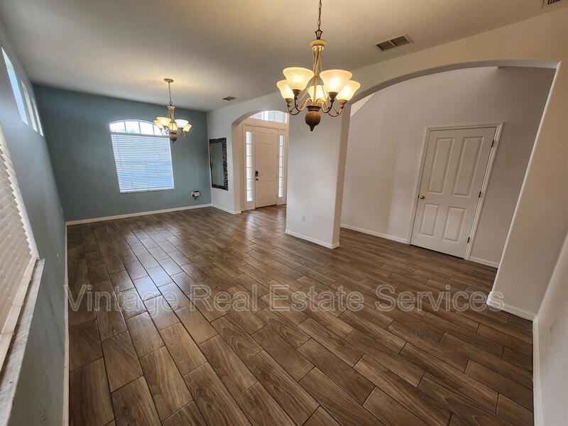 3913 Roswell Pl - Photo 7 of 32