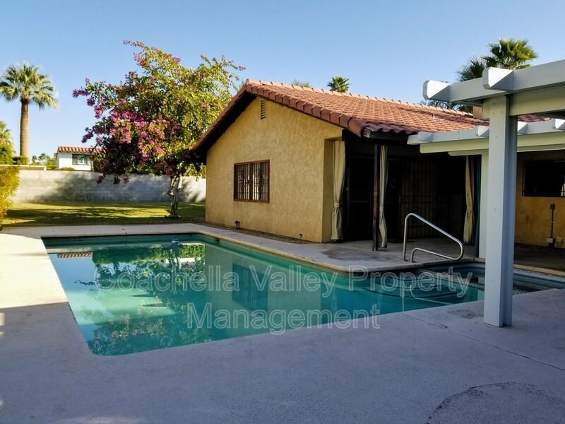 567 N Hermosa Dr - Photo 5 of 46