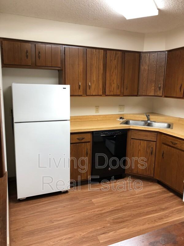 1935 N Lincoln Ave #107 - Photo 4 of 8