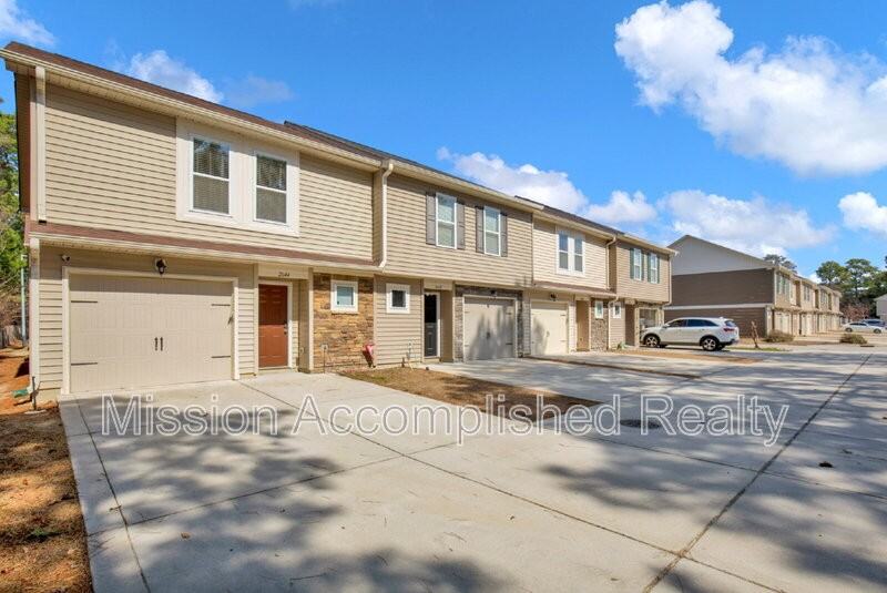 2644 Middle Branch Bnd - Photo 3 of 33