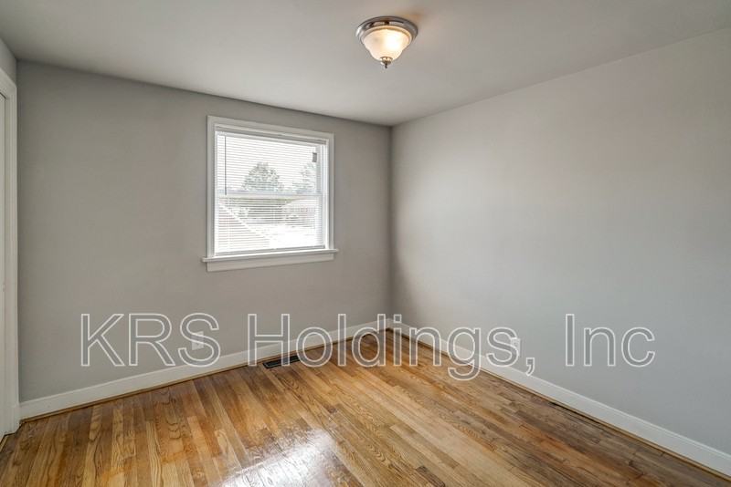 5407 Remuda Dr #2 - Photo 5 of 11