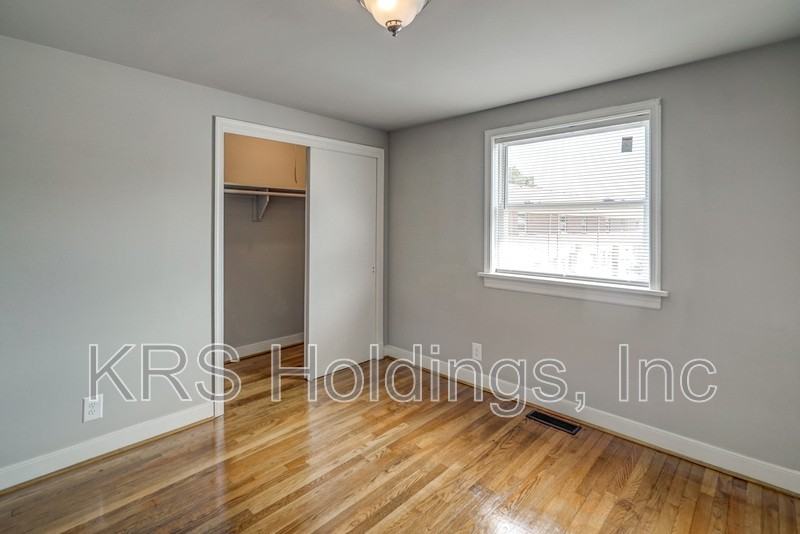 5407 Remuda Dr #2 - Photo 6 of 11