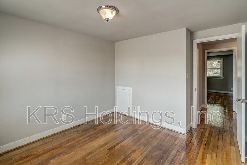 5407 Remuda Dr #2 - Photo 7 of 11