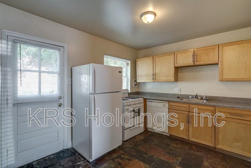 2714 Goolsby Ave - Photo 6 of 11