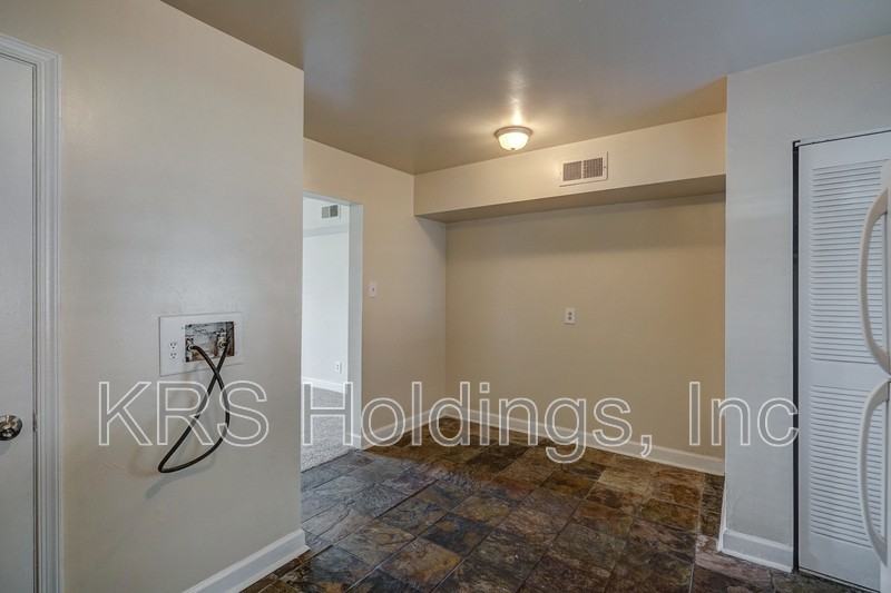 2714 Goolsby Ave - Photo 7 of 11