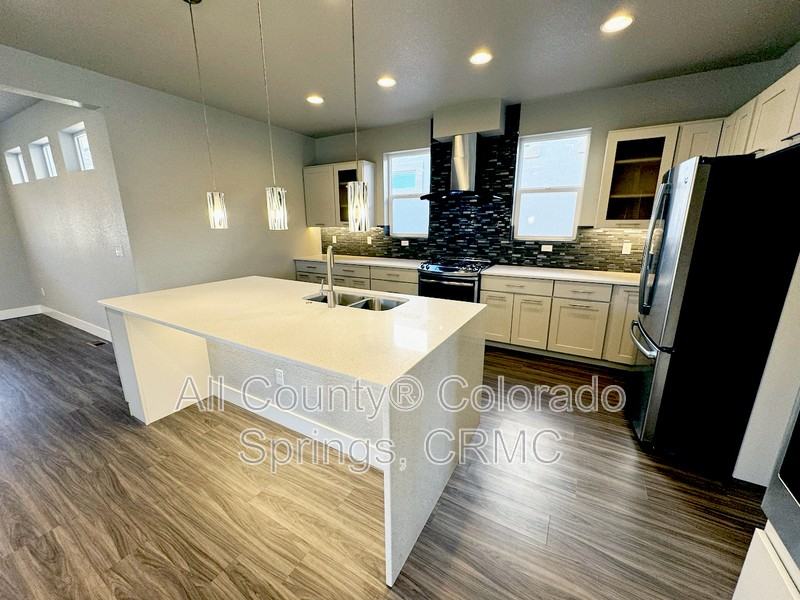 9262 Kathi Creek Dr - Photo 5 of 50