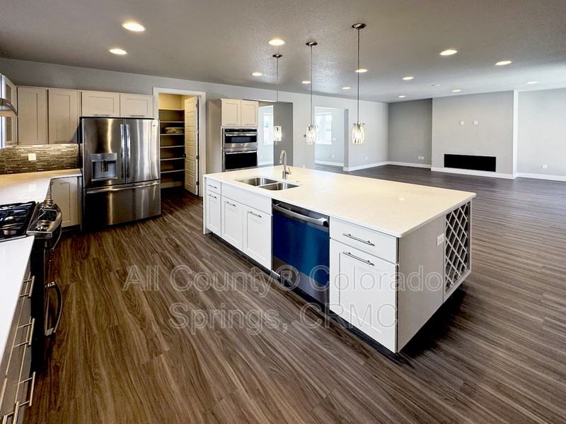 9262 Kathi Creek Dr - Photo 6 of 50